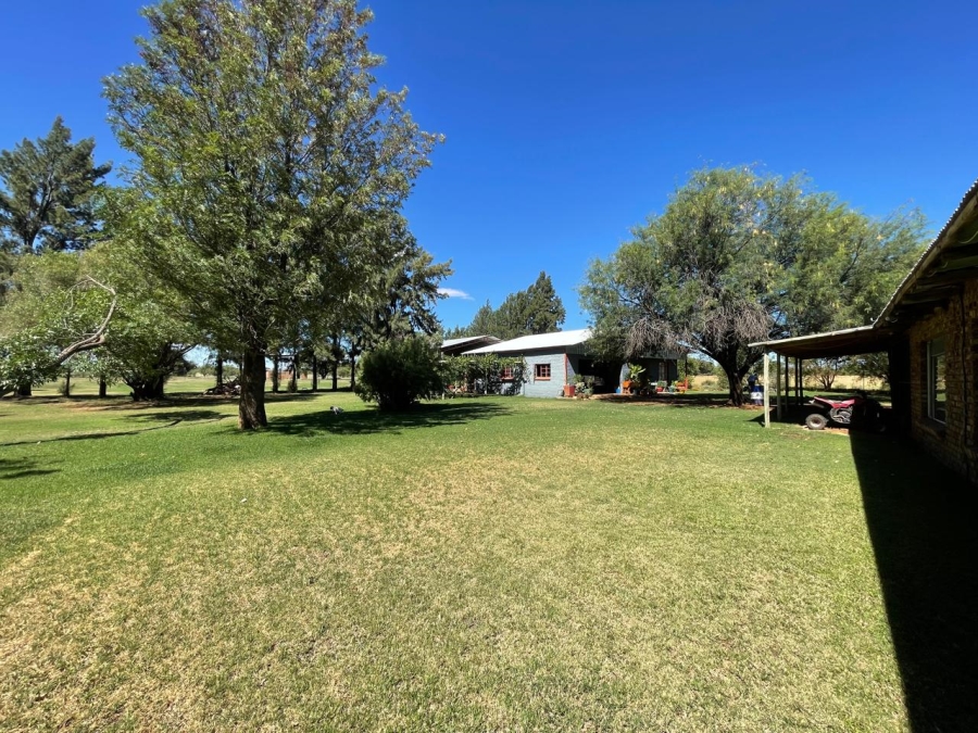 6 Bedroom Property for Sale in Bloemhof Rural North West